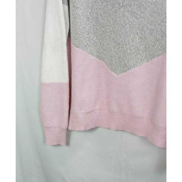 Ultra Soft & Feminine V-neck Sweater in Soft Colors/Delicate/Dreamy/Size XL - Picture 2 of 5